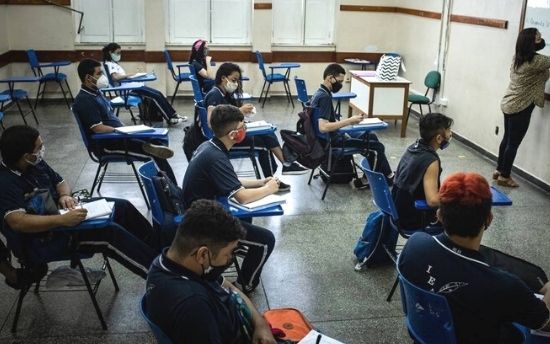  ‘O Globo’ faz raio-x do retorno das aulas em Manaus e cita divergências entre educadores