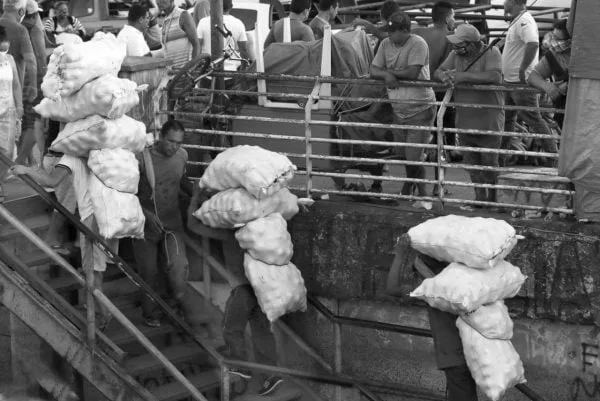 Versão impressa da CENARIUM traz lado oculto do mercado informal na Amazônia