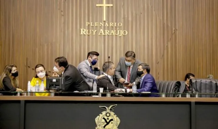 No AM, deputados avaliam diminuir remanejamento orçamentário; mudança engessa Executivo e Judiciário
