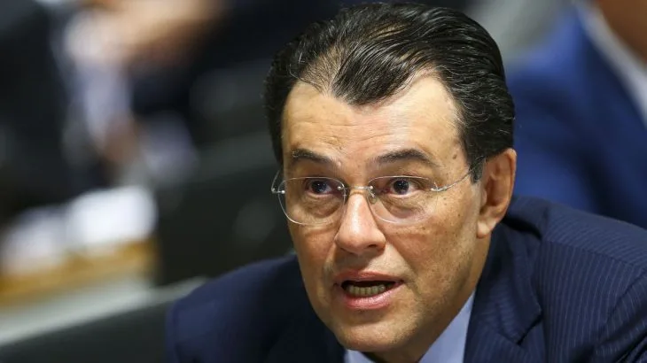  Eduardo Braga: suspeita de lobby na Eletrobras lembra caso de Arena da Amazônia