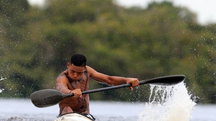  Jovens indígenas e ribeirinhos veem nas águas do AM chance de conquistar espaço na canoagem olímpica