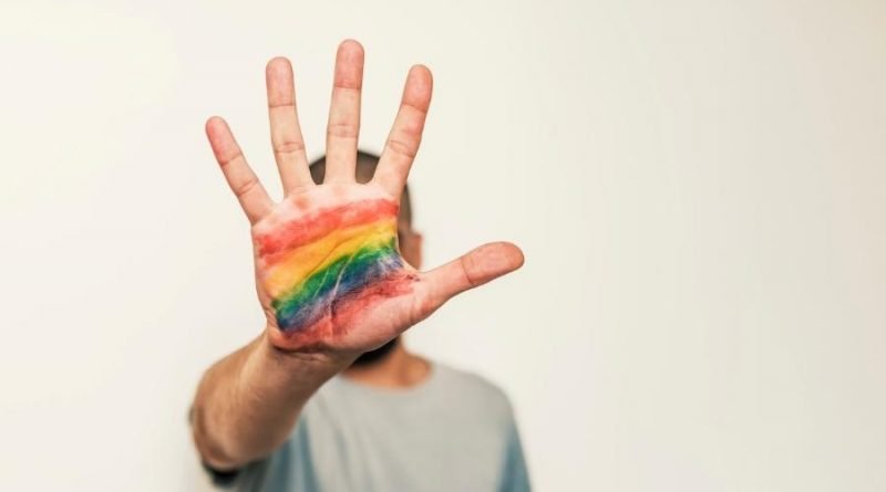 Integrantes e aliados do movimento ao Combate à LGBTfobia atentam para melhorias no atendimento à saúde da população LGBTQIA+